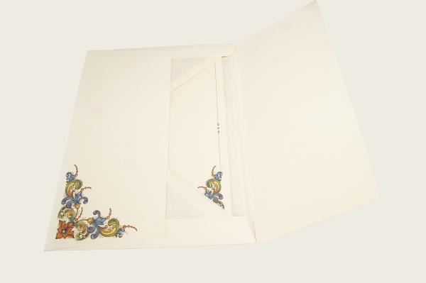 Elegant and gold-plated - stationery from Italy